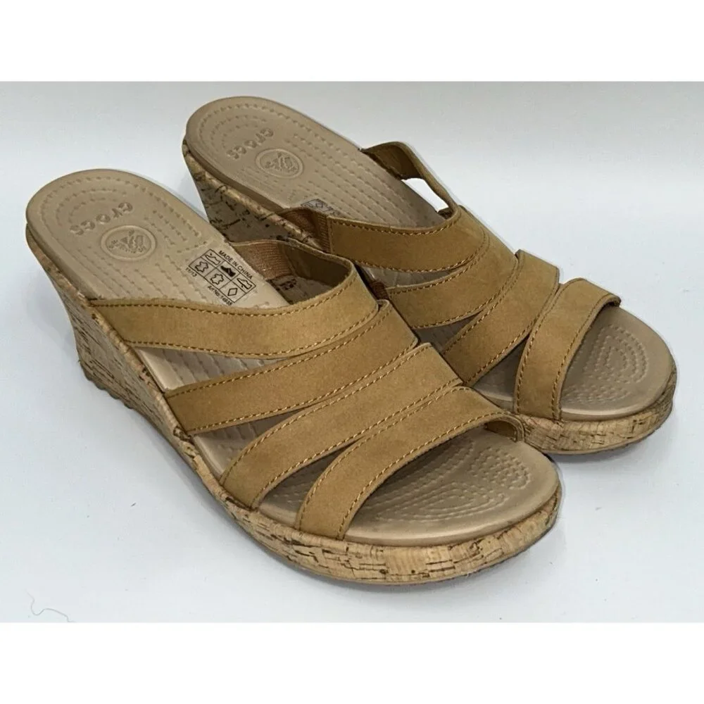 Crocs A leigh Wedge Sandal Womens 8 Camel Tan Leather Strappy Slide Cork Wedge